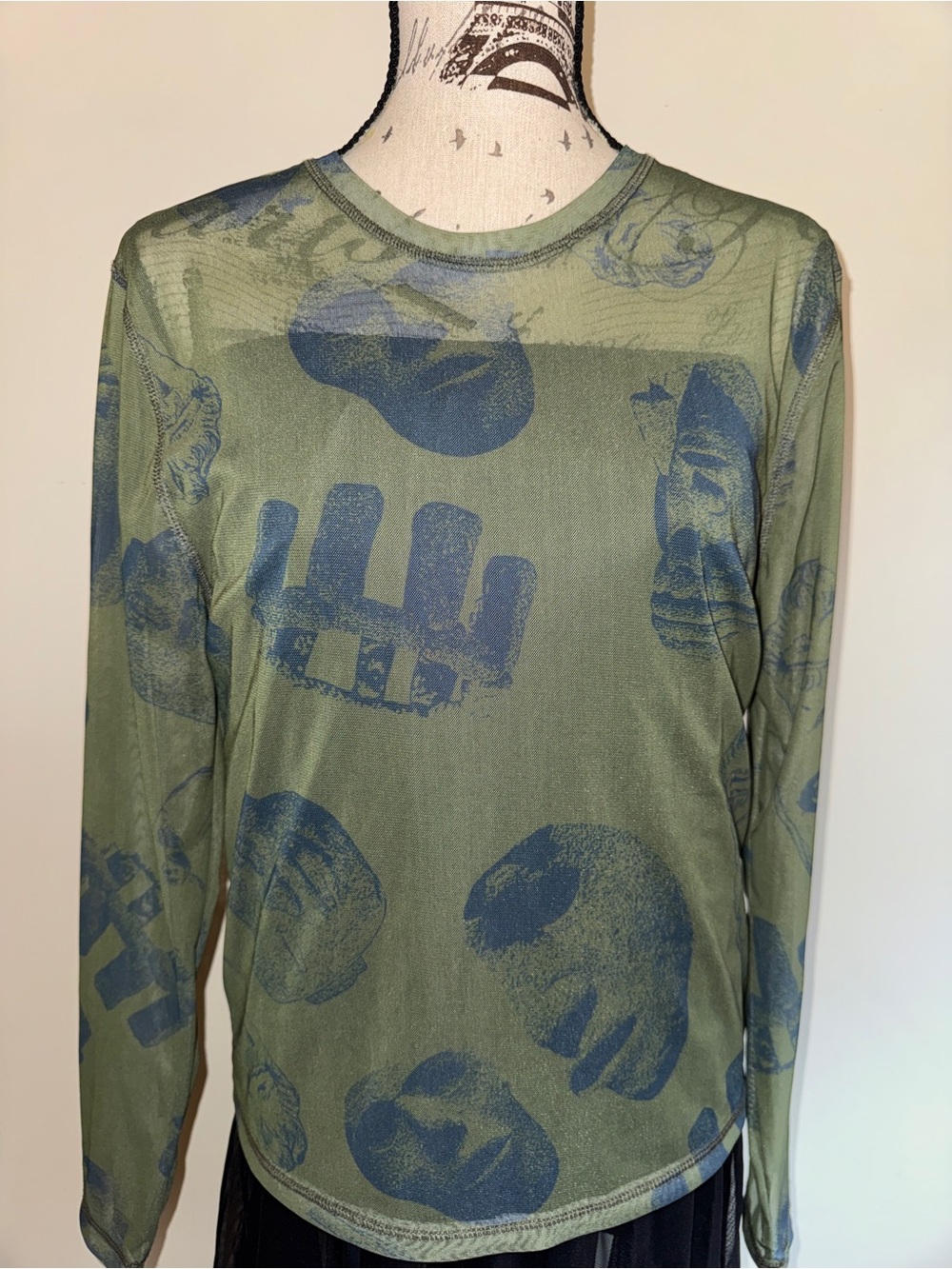 UO Printed Long-Sleeve shirt